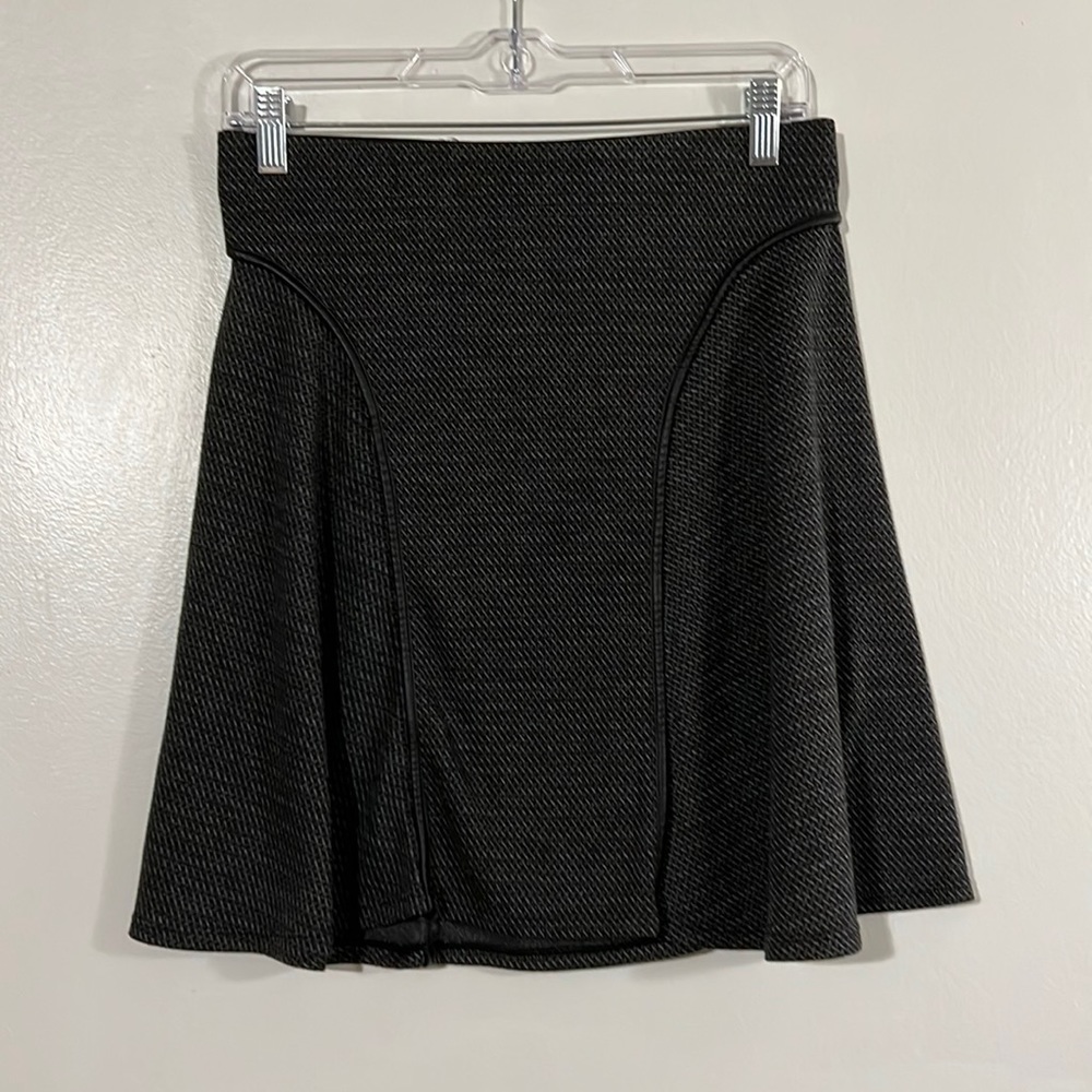 Max Studio black/gray stretch circle skirt